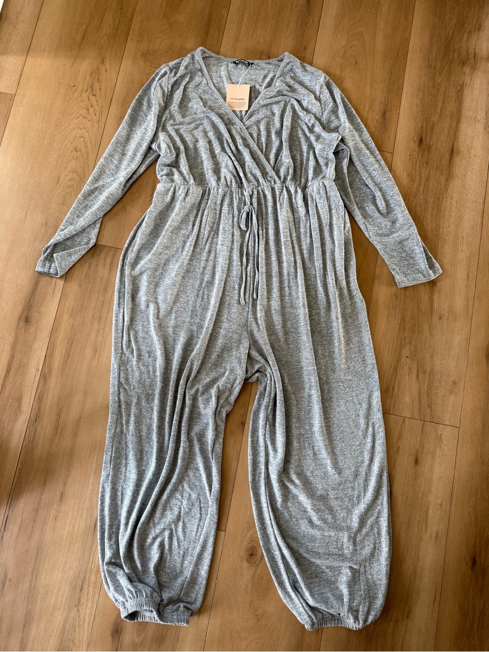 Bloomchic women’s Gray Long-Sleeve One-Piece Jumpsuit 16/18
